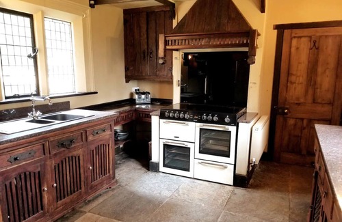 Trowbridge Otro | Rent an entire Castle & Grounds (sleeps 18)