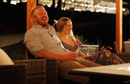Killington Cabina | Rent An Inn! Takeover the Birch Ridge with your group, Mountain Lodge- 11 Rooms, Bar, Fireplace, 28ppl home