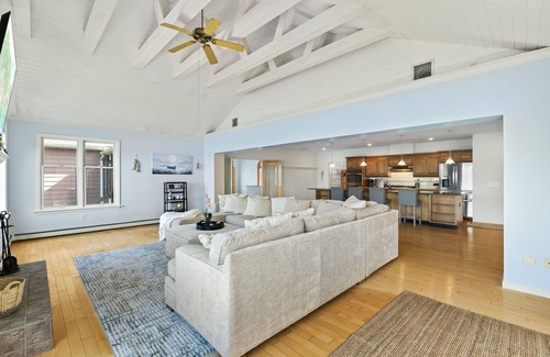 Taunton Casa | Rent the Beach at Lakeshore Retreat