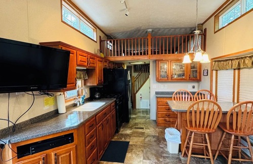 Wisconsin Dells Cabina | Rental Cabin #401 w/ Queen Bed