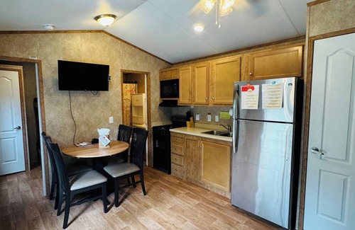 Wisconsin Dells Cabina | Rental Cabin #402 w/ King bed