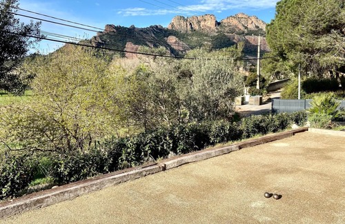 Roquebrune-sur-Argens Apartamento | Alquiler para 4 personas en la planta baja de la villa.