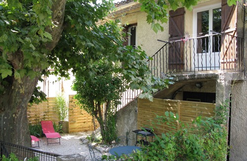 Sarrians Cabaña | Rental & Gîte