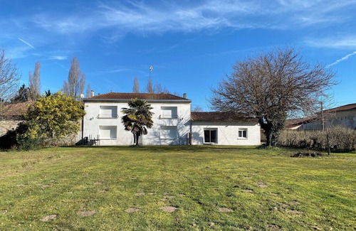 Etauliers Casa | Rental of two semi-detached houses for reunions