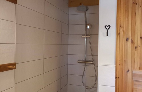Laasow Apartamento | Alquiler-Tradicional-Baño privado-Terraza-Bauernhaus Wohnung 1