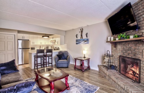 Craigleith Condominio | Renting Monthly or Seasonal. Fall 2022 Still Available! (Oct & Nov)