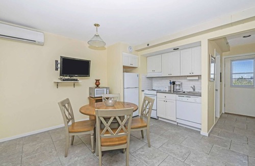 Napeague Apartamento | Repose 1BR Beachside Home|Tennis+PingPong+Pool+PKG