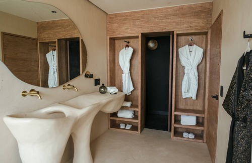 La Paz Hotel | Republica Pagana - Adults Only