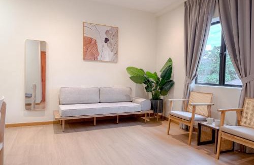 Taman Jubilee Apartamento | Resandau Stay Ipoh - Nearby Ipoh Town - Private Car Park and Lift - Whole unit & Coliving