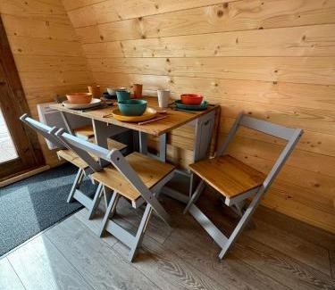 Dol-y-Gaer Otro | Reservoir View Glamping Pod