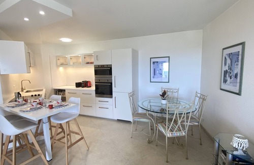 Golfe Juan Apartamento | Residence Antibes les Pins, Derniere Etage, vue mer