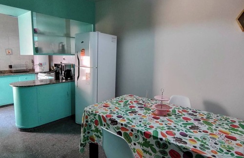 Centro de la ciudad de Mendoza Casa | Residencia hasta 8 personas. Cómoda, súper amplia.