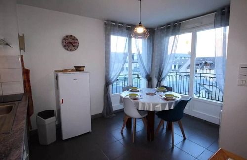 Bagneres-de-Luchon Apartamento | Residence Hotel Des Bains - NEAR LIGHT - 3 PARTS FOR 6 PERS. - PARKING