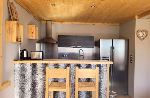 Pra Loup Apartamento | Residence Lou Rouchas - Fully renovated 3P apartment at the entrance of Pra Loup station, shuttle next to the residence