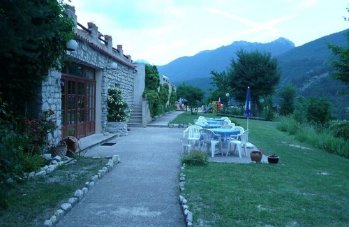 Val-de-Chalvagne Condominio | Alquiler Morada (antiguo granero) con piscina y pista