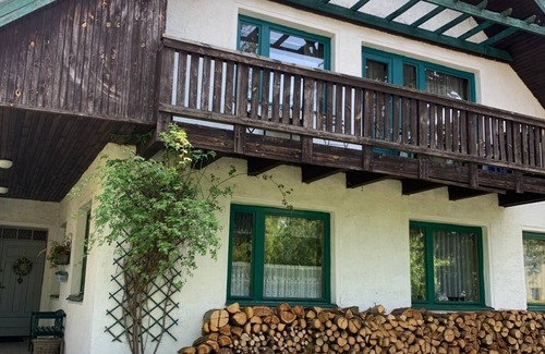 Szczytno Apartamento | Residence with the charm of picturesque home and sophisticated painting gallery