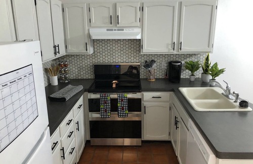 Mesilla Park Casa | Residential 3 bed/2 bath home with wonderful backyard-scenic view-laundry.