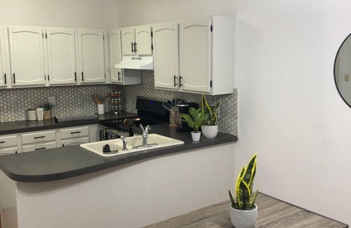 Mesilla Park Casa | Residential 3 bed/2 bath home with wonderful backyard-scenic view-laundry.