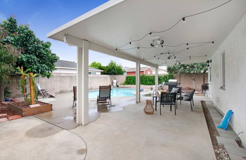 San Gabriel Casa | Residential Haven with EV Charger, Pool and BBQ, Perfect for Families