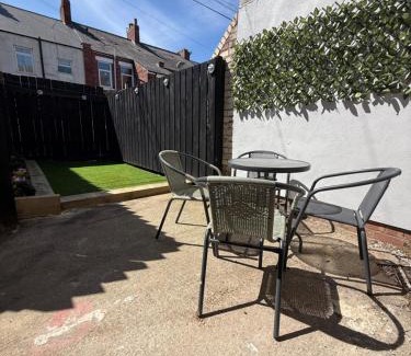 Blyth Apartamento | ResiLets - NEW 3 Bed Apt, Sleeps 5, Town Centre, Ideal for contractors, holidaymakers, Professional Short Stay