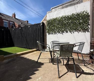 Blyth Apartamento | ResiLets - NEW 3 Bed Apt, Sleeps 5, Town Centre, Ideal for contractors, holidaymakers, Professional Short Stay