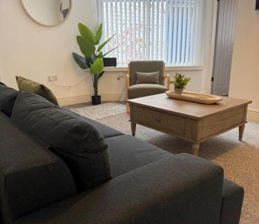 Blyth Casa | ResiLets - Stanley House - Large, Modern 3 Bed - NEW!