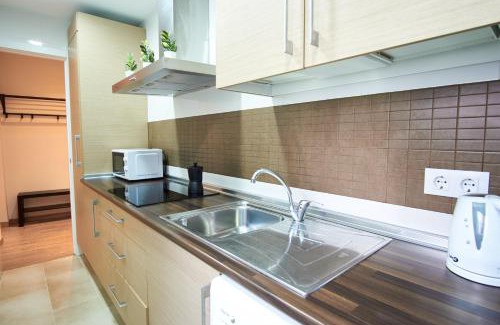 Doctor Barraquer-Grupo Renfe-Policlinico Apartamento | Resolana City Walls