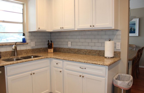 Orlando Casa | Resort Like Waterfront 4/2 Pool Home Retreat en el este de Orlando, Florida