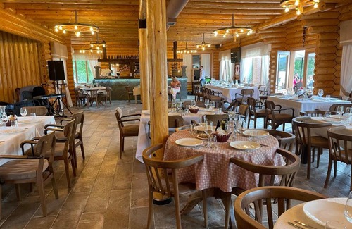 Korce Complejo | Resort Mezini