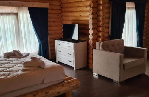 Korce Complejo | Resort Mezini