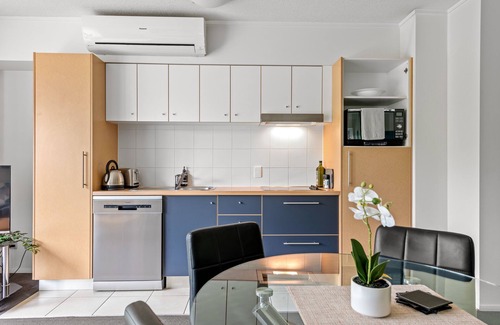 New Farm Apartamento | Resort Pad ~ 1Bed/1Bath/Balcony/1Car ~ 10 mins CBD