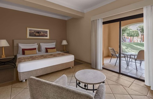 Makadi Bay Hotel | Resort Retreat in 2 Stylish Rooms with Outdoor Pool and Free Parking