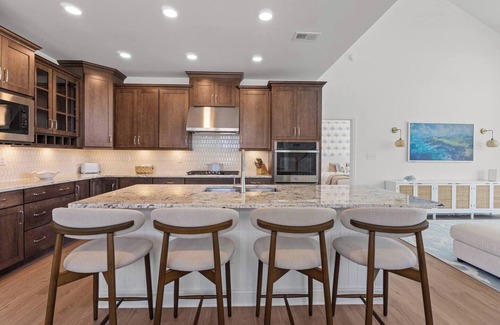 Long Neck Casa | Resort Retreat * Trails * Free Bikes * Golf Club