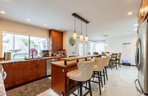 Chandler Casa | Resort setting in Chandler Home with Free Heated Pool /Spa /Game Room /Mini Golf