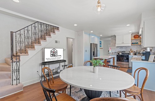 Gladstone Casa | Resort Style Home w/ Private Pool