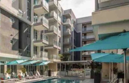 Downtown Apartamento | Resort style living next to malls and shopping areas