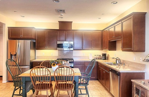 Carmel Valley Casa | Resort style townhome with AC in sunny San Diego