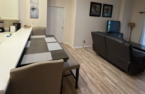 Hillcrest Estates Casa | Rest & Relax Bahama Bay Ground Floor 3 bed 2 bath 20 min to parks