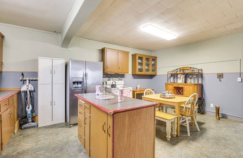 Leland Apartamento | Restaurant On-Site: North Freedom Apt w/ Yard!