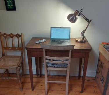 Mytholmroyd Casa | Restful room in riverside spot