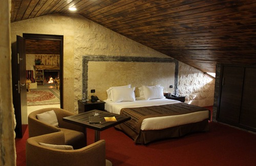 Haret Sakher Hotel | Reston Hotel