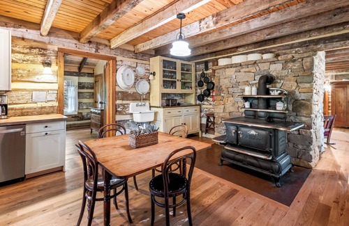 Afton Cabina | Restaurada Cabina Doble sesión en 400 Montaña Acres