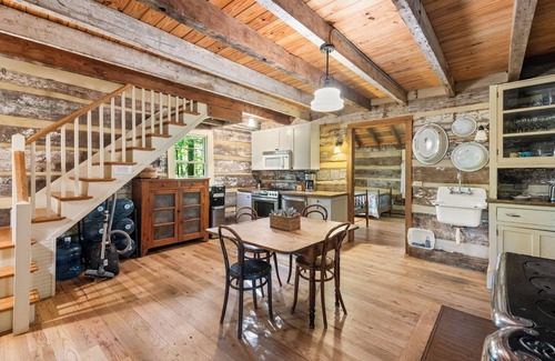 Afton Cabina | Restaurada Cabina Doble sesión en 400 Montaña Acres