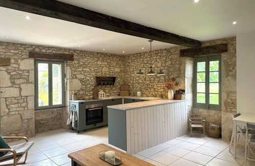 Margueron Otro | Restored Farmhouse that sleeps 16 people with large pool, or ideal for Christmas