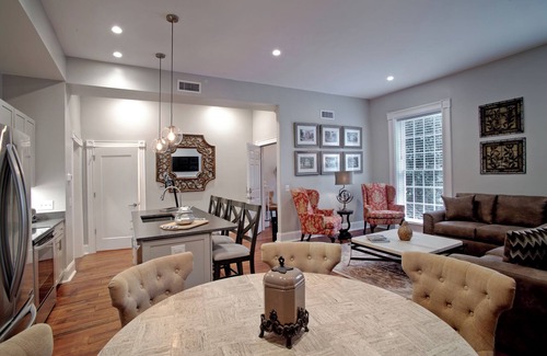 Historic District - North Apartamento | Restored Historic Home 5 BR 4.5 Bath