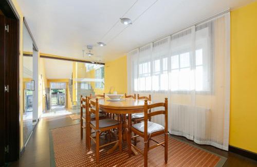 Bembrive Casa | Retiro rural con parking by CABANA Rentals