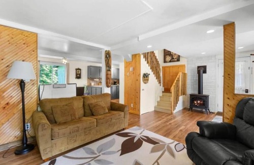 Mauricie Chalet De Esquí | Retreat to peace and nature! Ideal for lovers or families.