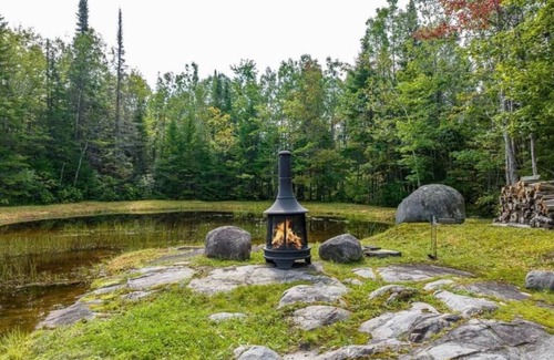 Mauricie Chalet De Esquí | Retreat to peace and nature! Ideal for lovers or families.