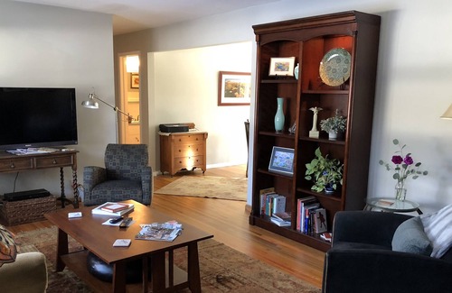 Edina Casa | Retiro para parejas, aventurero solitario o viajero de negocios.