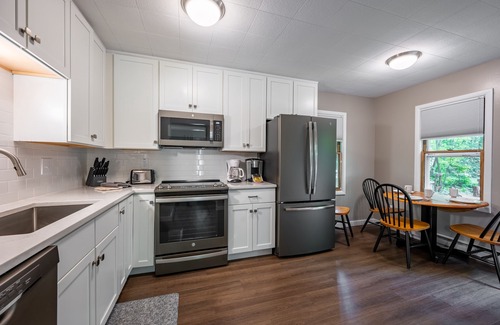 Sister Bay Casa | Retreat on a wooded lot within walking distance of downtown!